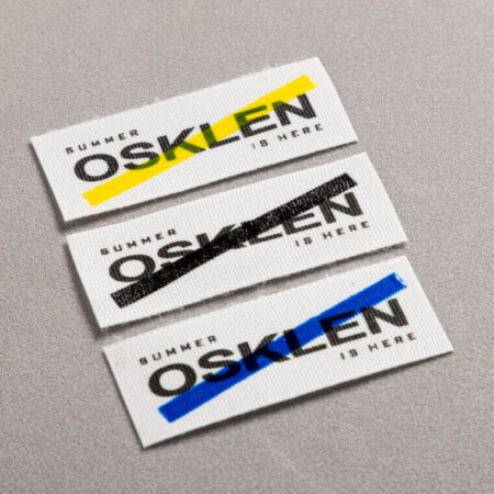 Etiqueta demarca personalizada para roupas com duas cores OSKLEN