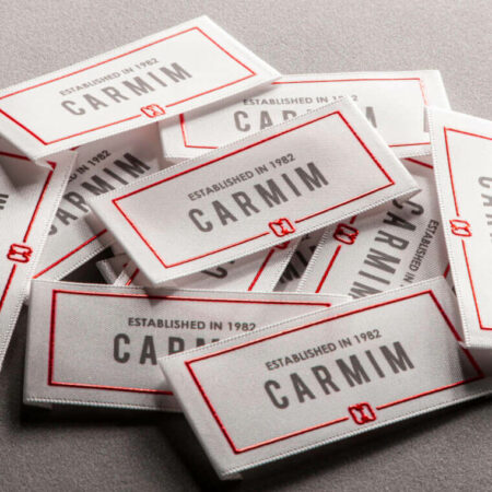 Etiquetas de tecido de cetim duas cores carmim